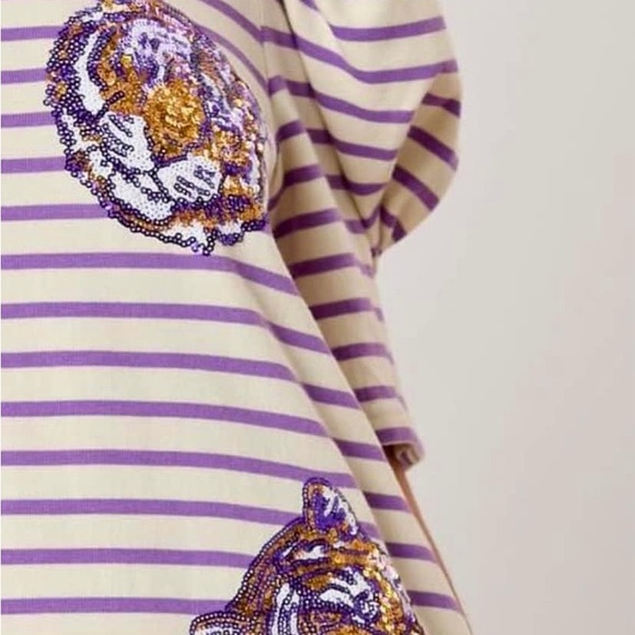 Ladies LSU Sequin Dress. Small.
Has pockets
Washed & hung up to dry. Nev… - Picture 3 of 6